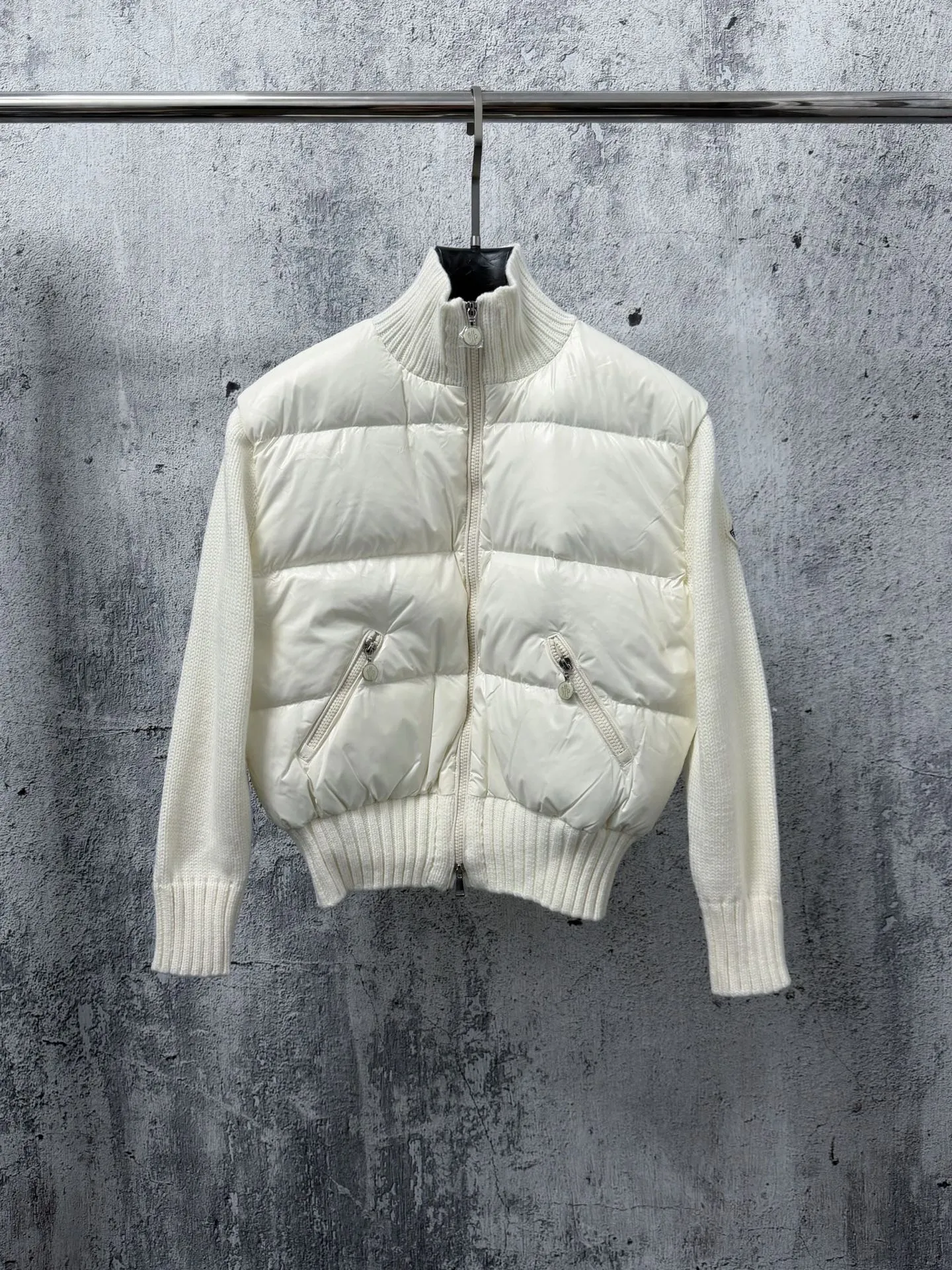 P315 【moner】 ， 、 ， ， ， ， ， ！ ！ ！ ： White Black Size：1 2 3 4